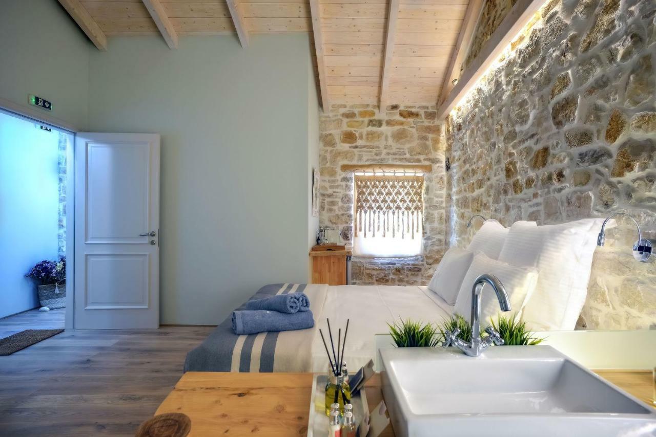 Paxos Fairytales Lovenest 1 Gaios Luaran gambar